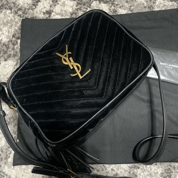 Saint Laurent Velvet Lou camera bag - Picture 9 of 9
